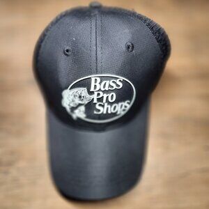🎣🚣Bass Pro Shops Black Mesh-Back Trucker Hat Cap